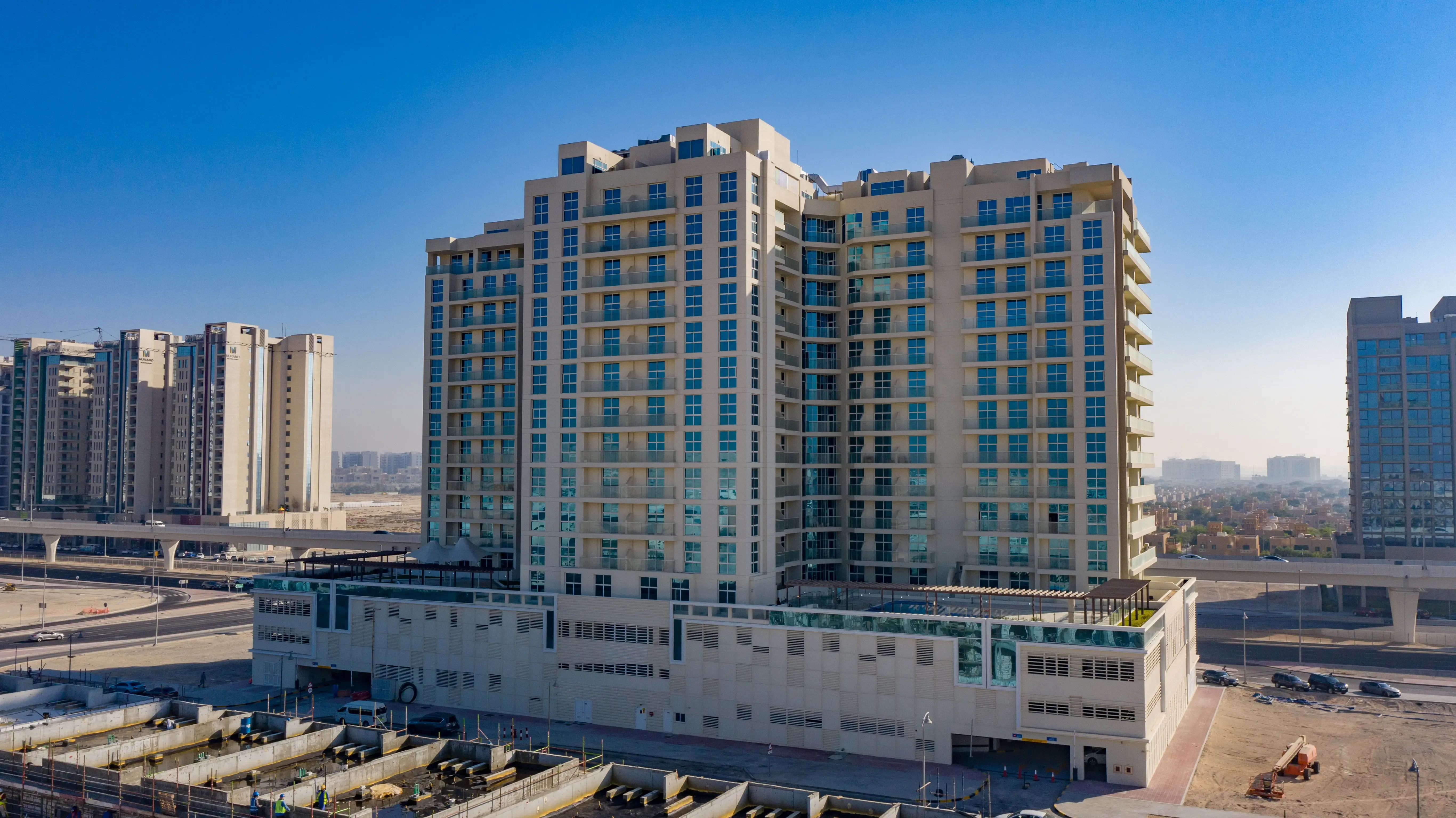 Azizi Plaza — 3