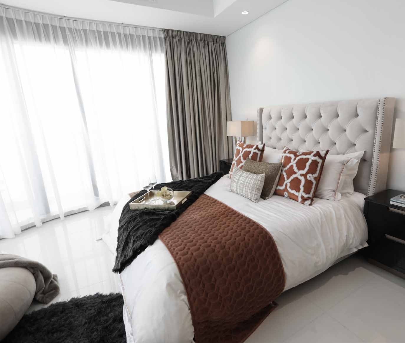 Paramount Tower Hotel And Residences 9