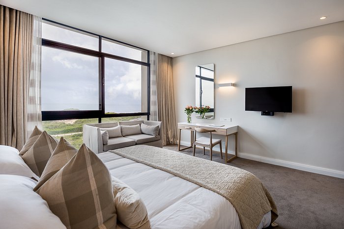 Peninsula Four - The Plaza 7