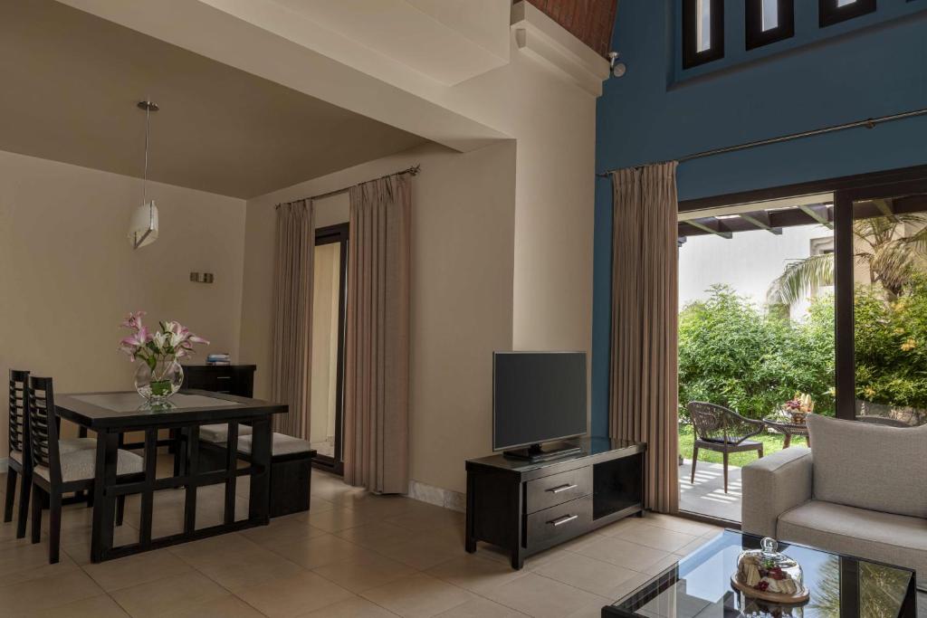 The Cove Rotana Resort 11