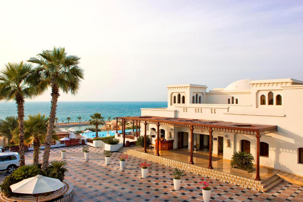 The Cove Rotana Resort 5