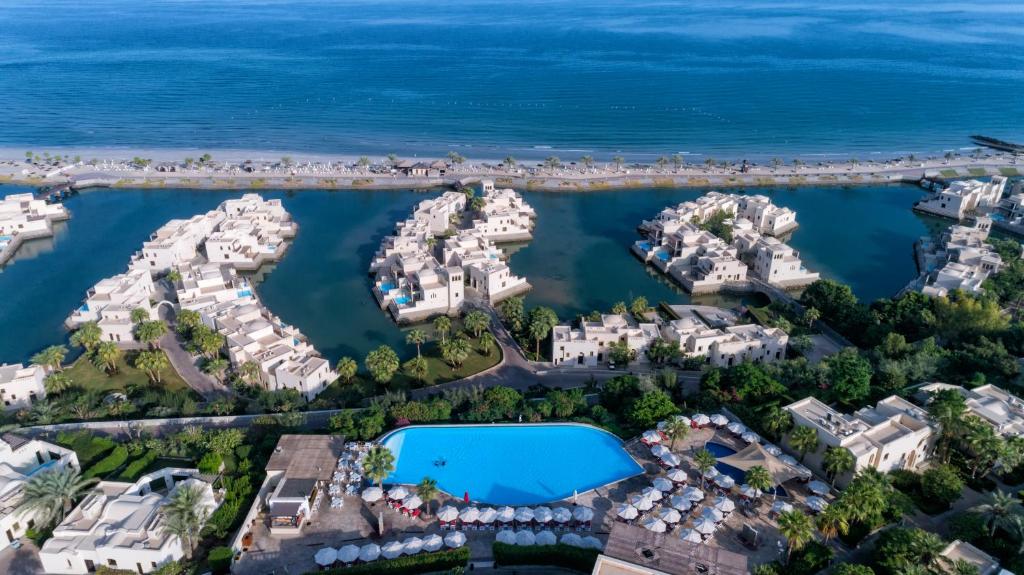 The Cove Rotana Resort 6